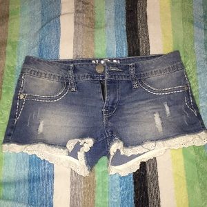 No boundaries shorts with lace fringe